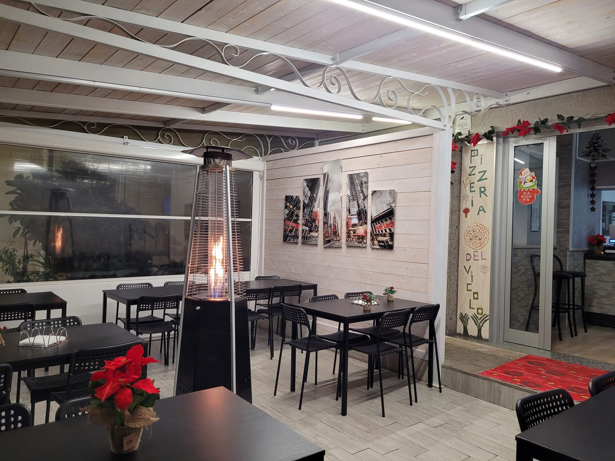 Sala interna della Pizzeria del Vicolo